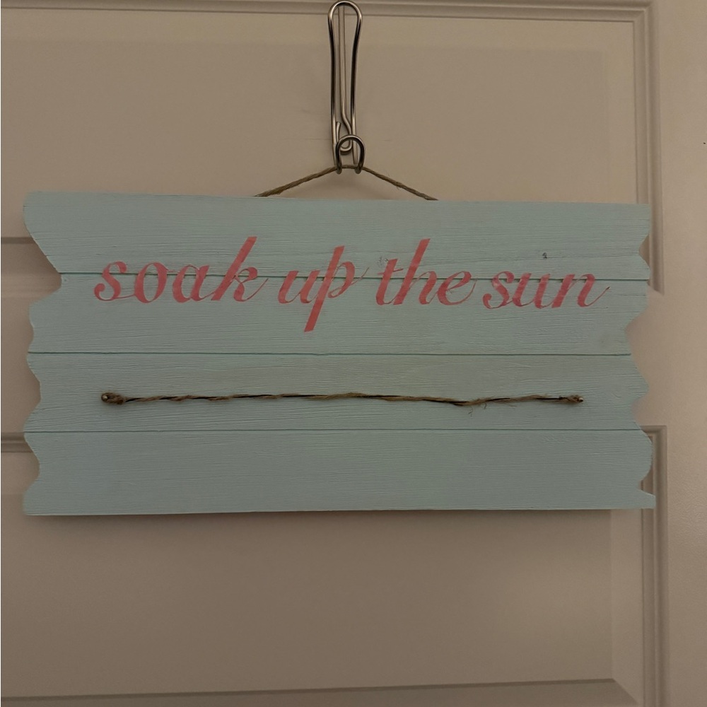 Sunglasses wall holder